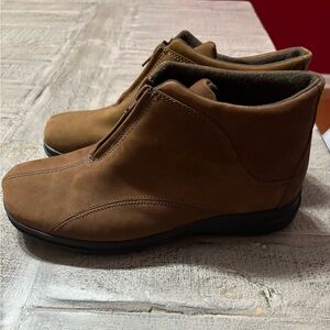 Easy Spirit Short Boots